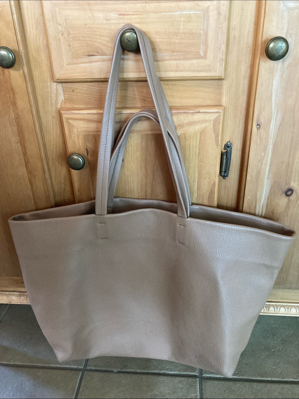 Cuyana tan pebbled leat tote bag